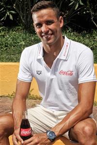 Chad le Clos helps Coca-Cola spread gold feelings ahead of Rio 2016