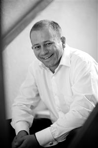 Dan Nicholl is Port2Port’s Wine Ambassador