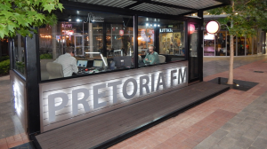 Slender Wonder and <i>Pretoria FM</i> team up to launch a new radio studio