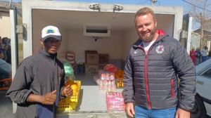 SA Rugby legends team up with SA Harvest to tackle winter chill