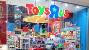 Toys R Us Celebrates Resilience Amidst Retail Industry Decline