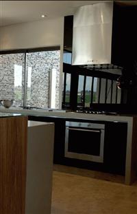 CaesarStone crowns the king of kitchen kesign 