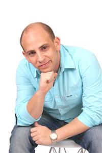 Andrew Serfontein joins the <i>Algoa FM</i> team