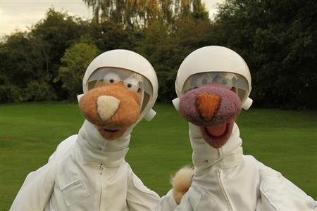 Nuzzle and Scratch get jobs at fancy dress shop in series 3 of <i>Nuzzle and Scratch: Frock N Roll</i> Nuzzle and Scratch get jobs at fancy dress shop in series 3 of <i>Nuzzle and Scratch: Frock N Roll</i>