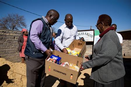 SAMSA CEO challenges others to give back